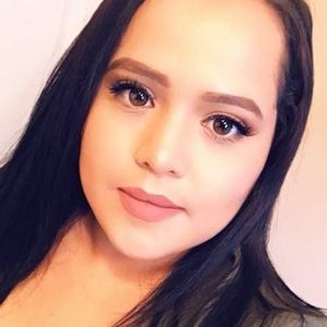 Meet your Posher, Esmeralda